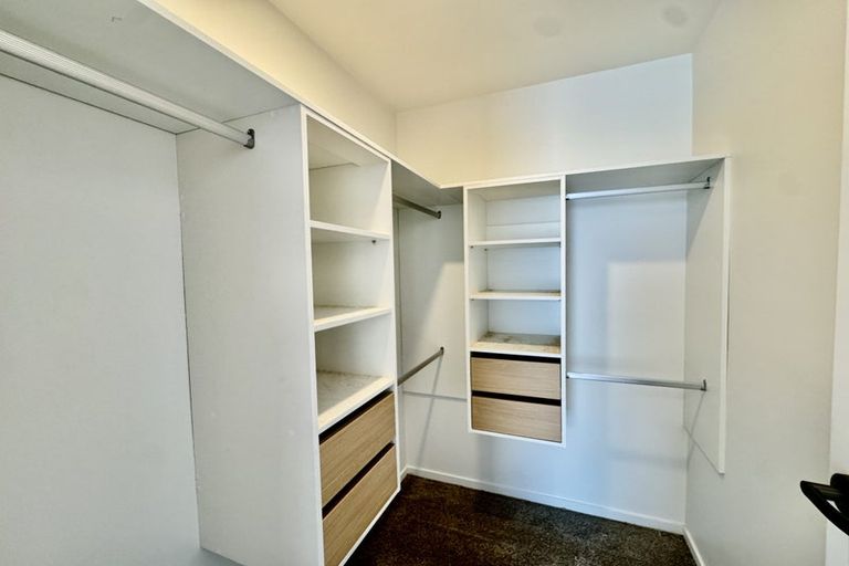 Photo of property in 5 Raphael Place, West Harbour, Auckland, 0618