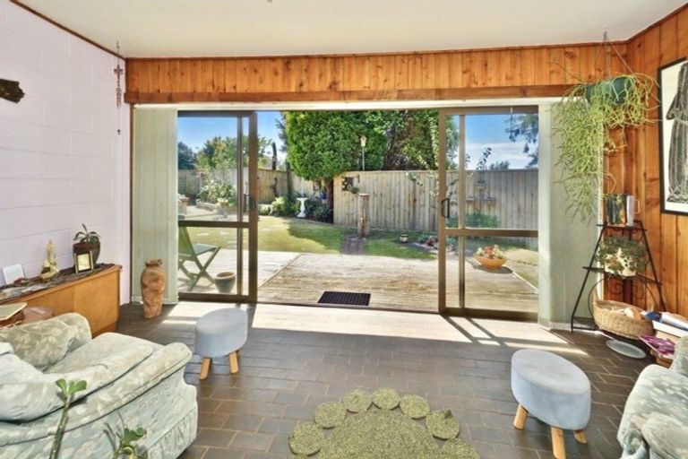 Photo of property in 2 Randell Place, Te Puke, 3119
