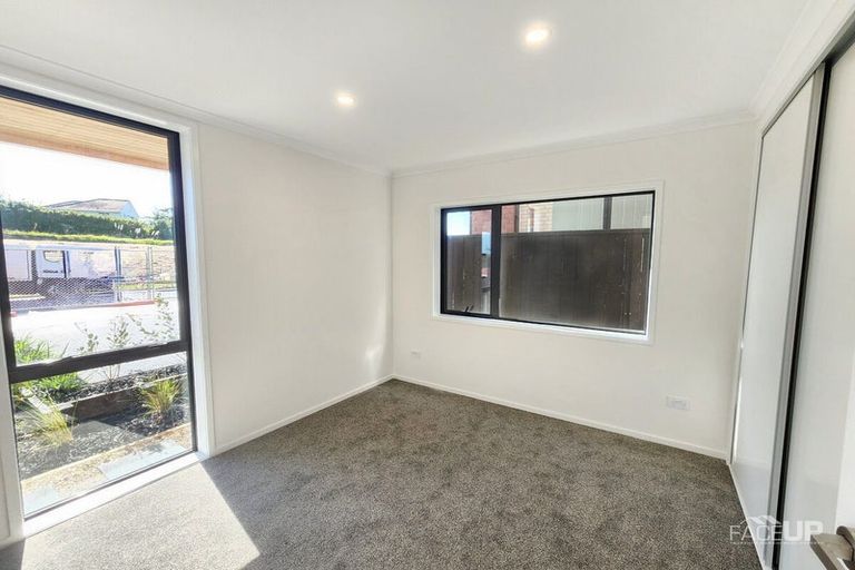 Photo of property in 8 Rahopuru Road, Westgate, Auckland, 0614