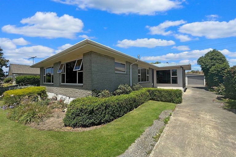 Photo of property in 33 Boston Avenue, Hornby, Christchurch, 8042