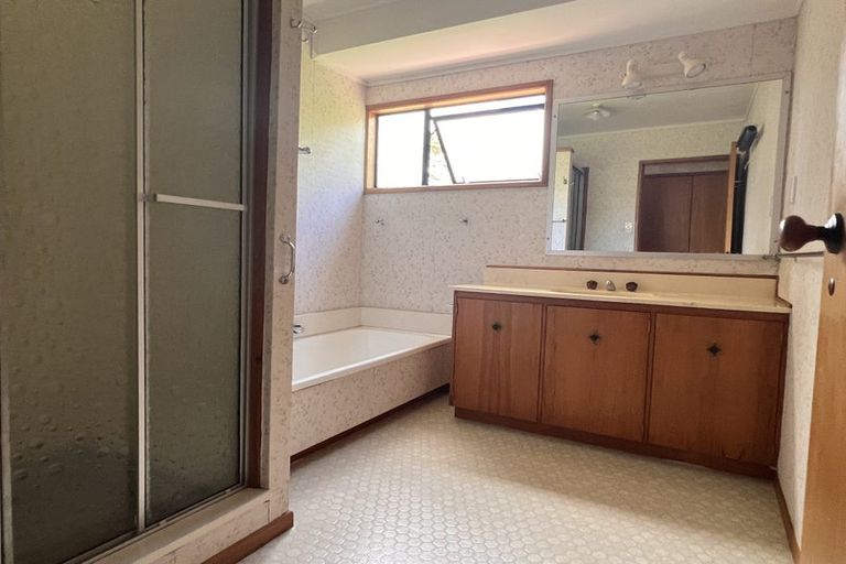 Photo of property in 4 Rae Road, Campbells Bay, Auckland, 0620