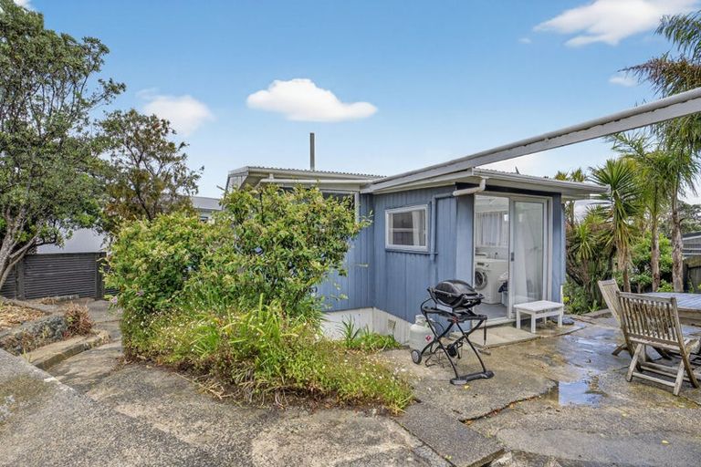 Photo of property in 11 Kendale Drive, Leigh, 0985