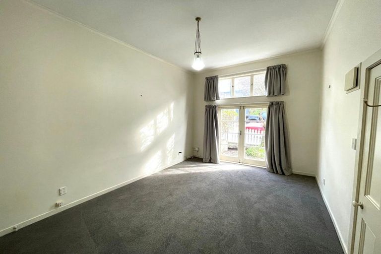 Photo of property in 1 Pitarua Street, Thorndon, Wellington, 6011