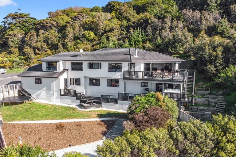 Photo of property in 12 The Topdeck, Whitby, Porirua, 5024