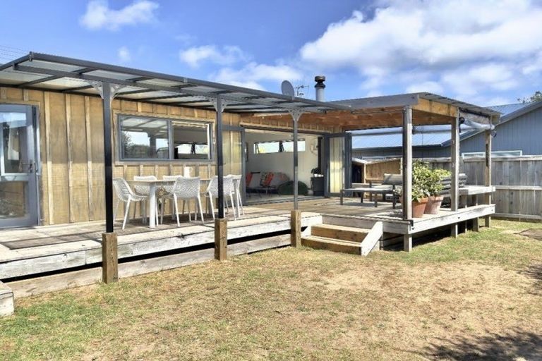Photo of property in 112a Kiwi Road, Whangamata, 3620