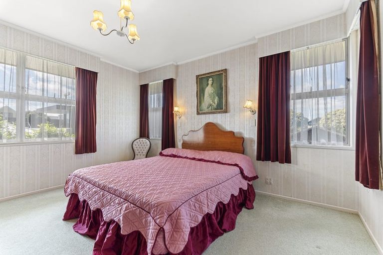 Photo of property in 34 Hamblyn Street, Strandon, New Plymouth, 4312