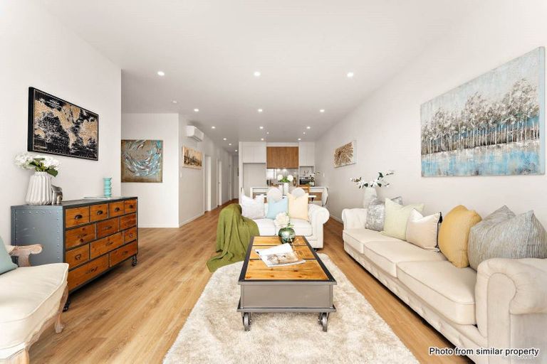 Photo of property in 16 Puhikawa Street, Massey, Auckland, 0614