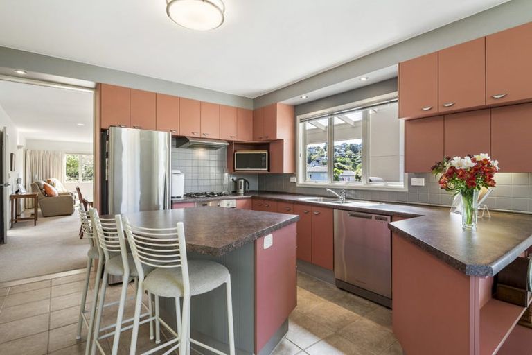 Photo of property in 38 Saddleback Rise, Murrays Bay, Auckland, 0630