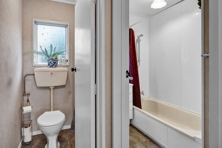 Photo of property in 237a South Road, Hawera, 4610