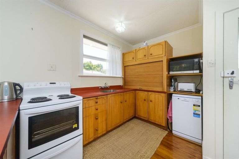 Photo of property in 17 Skerman Street, Marton, 4710