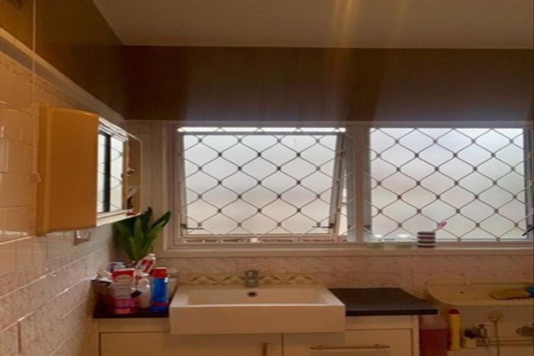 Photo of property in 2/75 Coronation Road, Papatoetoe, Auckland, 2025