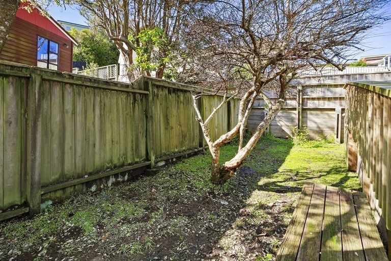 Photo of property in 9 Kowhai Street, Tawa, Wellington, 5028