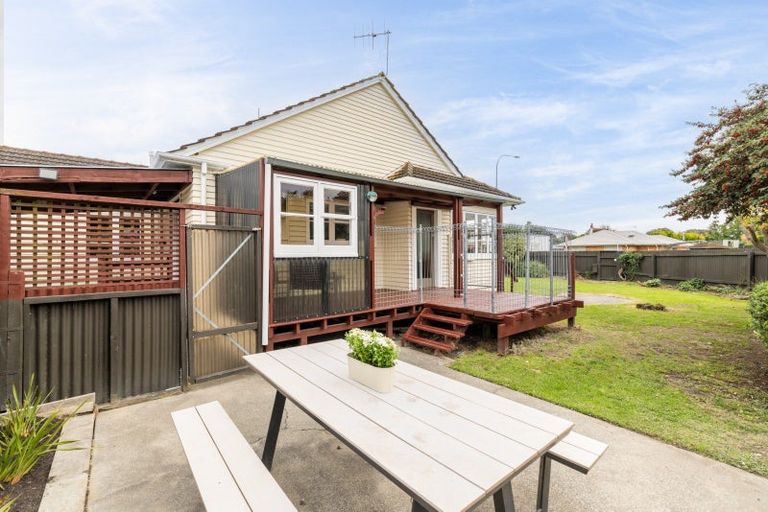 Photo of property in 82 Latham Street, Marewa, Napier, 4110