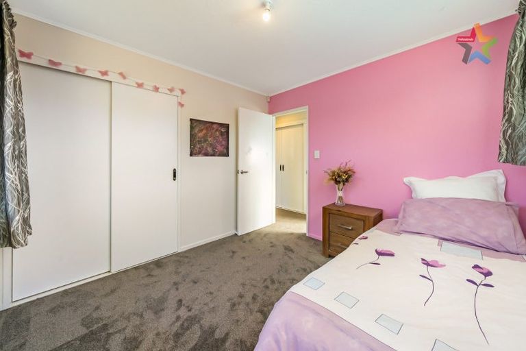 Photo of property in 28 Mcenroe Grove, Naenae, Lower Hutt, 5011