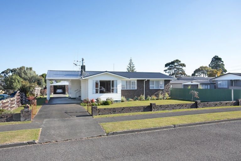 Photo of property in 3 Ruawai Road, Feilding, 4702