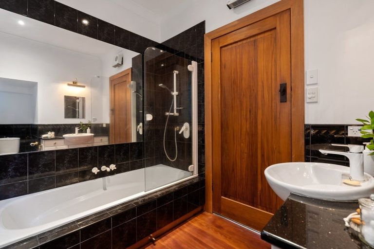 Photo of property in 78 The Crescent, Roseneath, Wellington, 6011