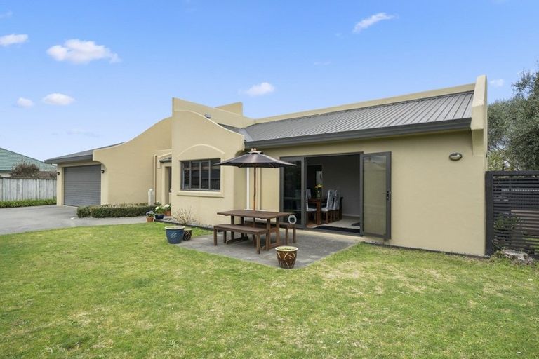 Photo of property in 144 Guildford Drive, Paraparaumu Beach, Paraparaumu, 5032