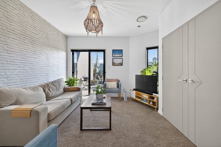 Photo of property in 16 Stoneyridge Close, Mount Pleasant, Christchurch, 8081