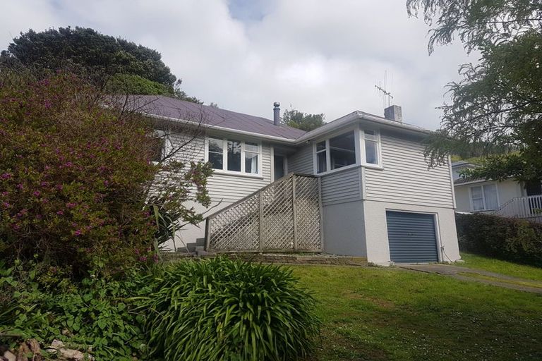 Photo of property in 2 Wilfred Street, Tawa, Wellington, 5028