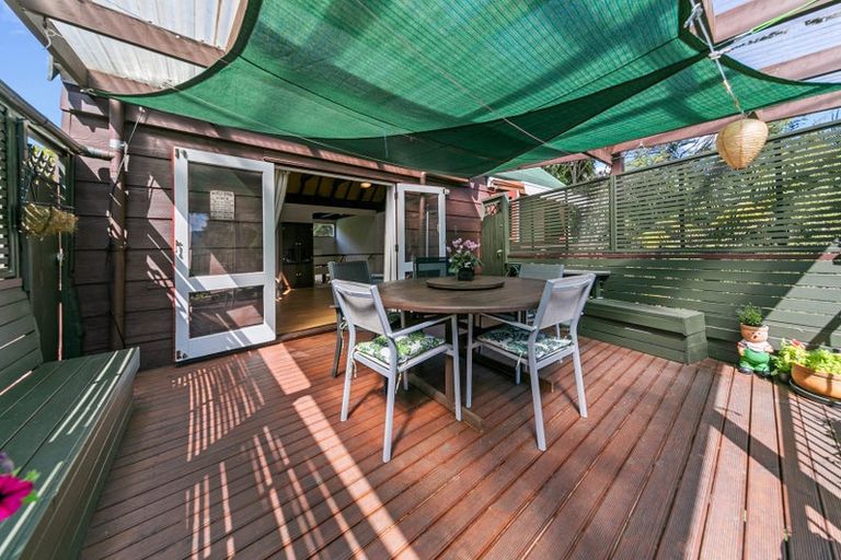 Photo of property in 37 Autumn Avenue, Glen Eden, Auckland, 0602