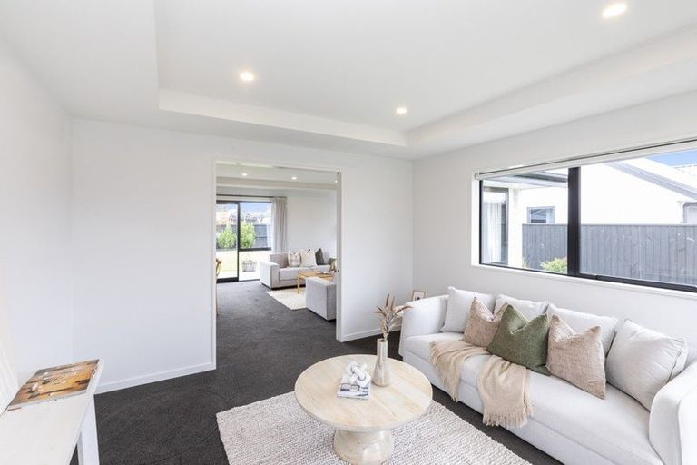Photo of property in 11 Saint James Place, Rangiora, 7400