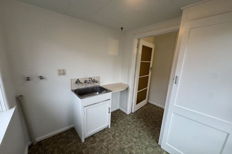 Photo of property in 2/4 Wadeley Road, Ilam, Christchurch, 8041