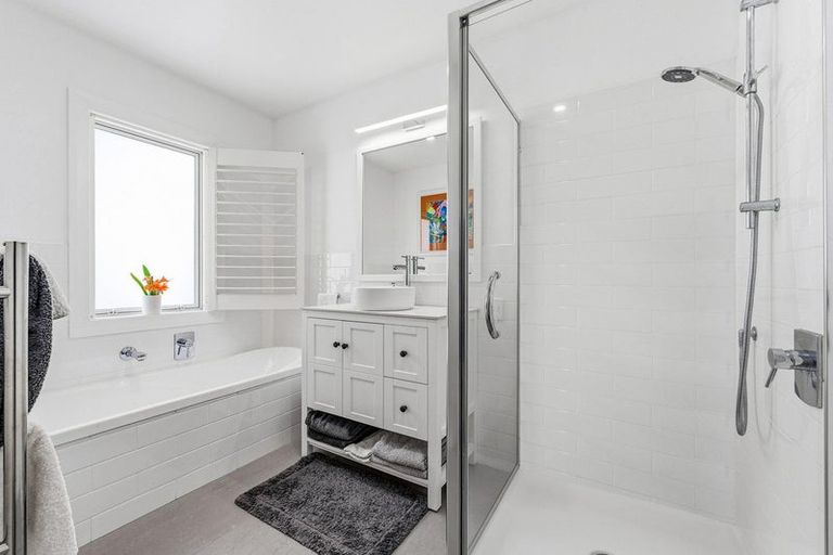 Photo of property in 15 Landmark Terrace, Orewa, 0931