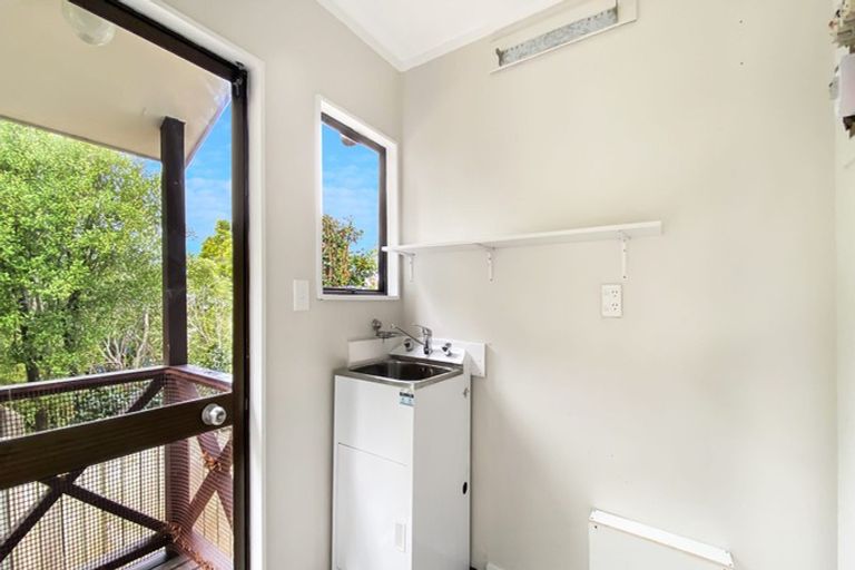 Photo of property in 23 Flaunty Place, West Harbour, Auckland, 0618
