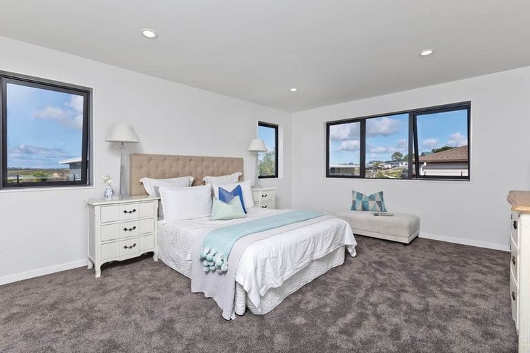 Photo of property in 3 Crompton Place, Orewa, 0931