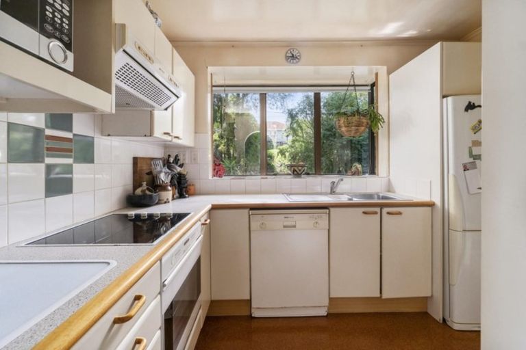 Photo of property in 56a Fairmount Road, Titirangi, Auckland, 0604