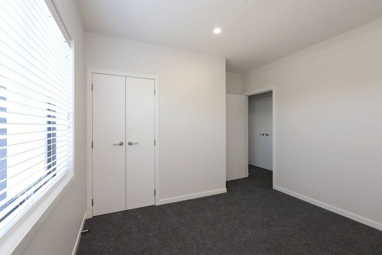 Photo of property in 5 Cassin Place, Taradale, 4112