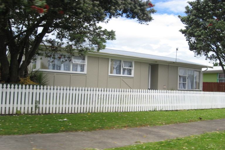 Photo of property in 13 Kemble Close, Mangere, Auckland, 2022