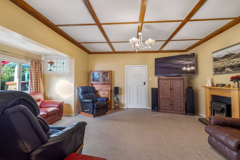 Photo of property in 32 Hutchison Crescent, Durie Hill, Whanganui, 4500