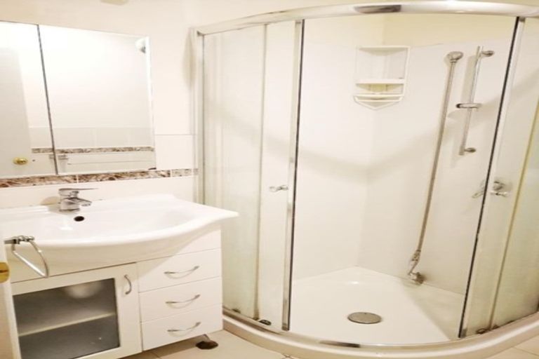 Photo of property in 26 Edwards Avenue, Henderson, Auckland, 0610