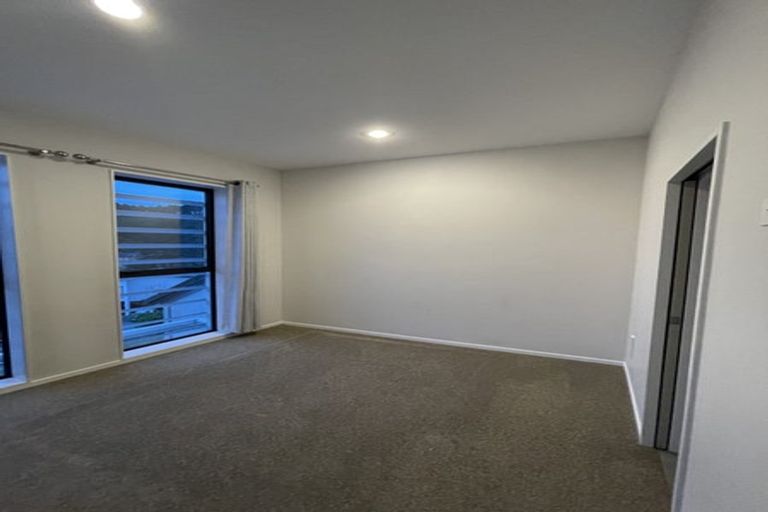 Photo of property in 2/10 Silver Moon Road, Albany Heights, Auckland, 0632