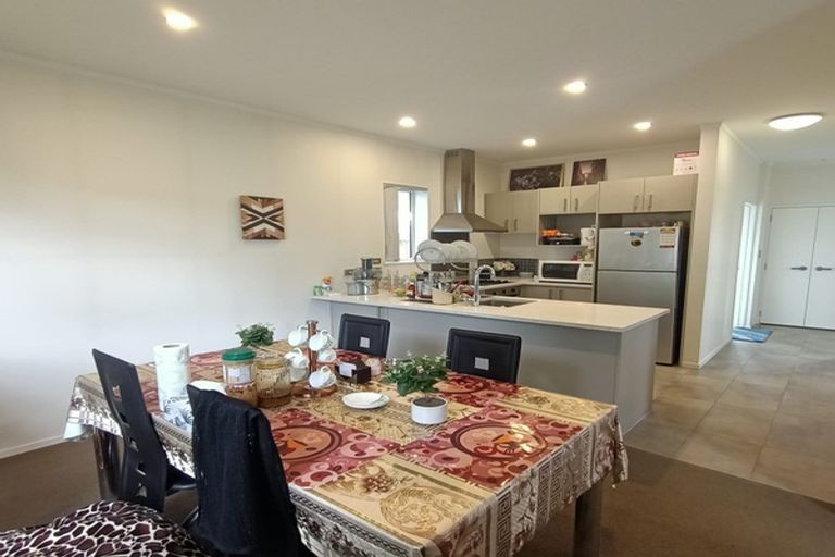 Photo of property in 71 Grove Road, Papakura, 2110