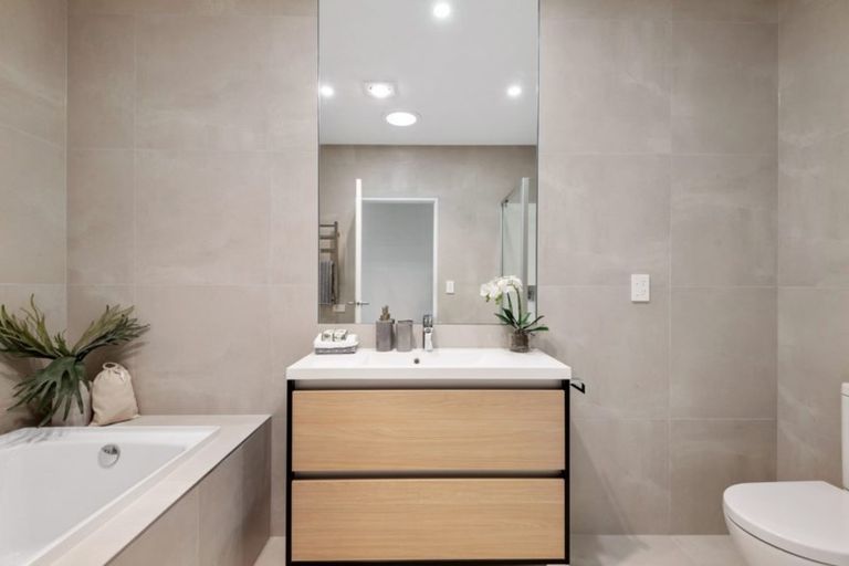 Photo of property in 34 Owen Chapman Drive, Red Beach, 0932