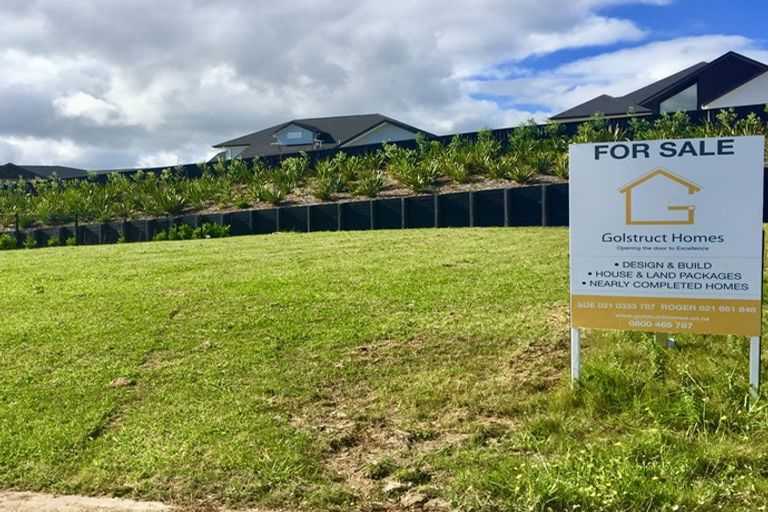 Photo of property in 20 Boocock Crescent, Orewa, 0931