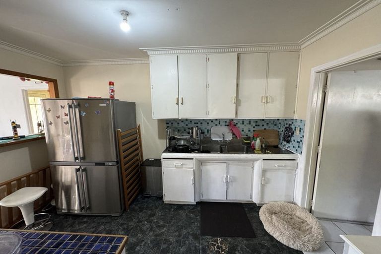 Photo of property in 3170 Great North Road, New Lynn, Auckland, 0600