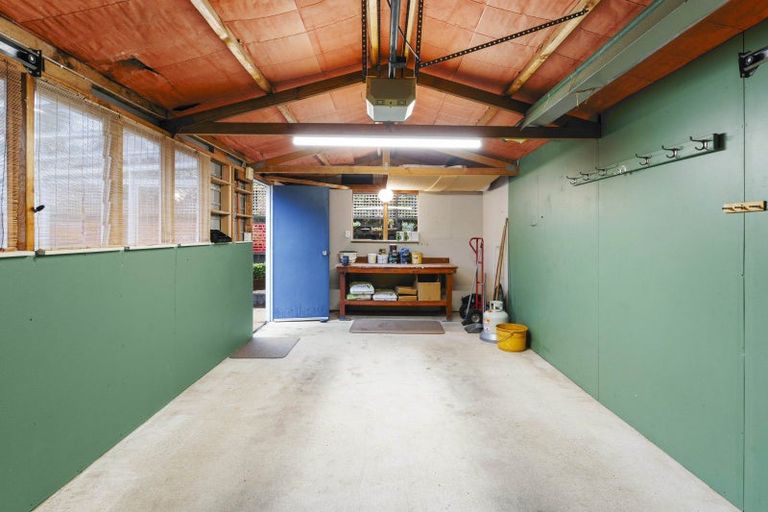 Photo of property in 241 Bay View Road, Saint Clair, Dunedin, 9012