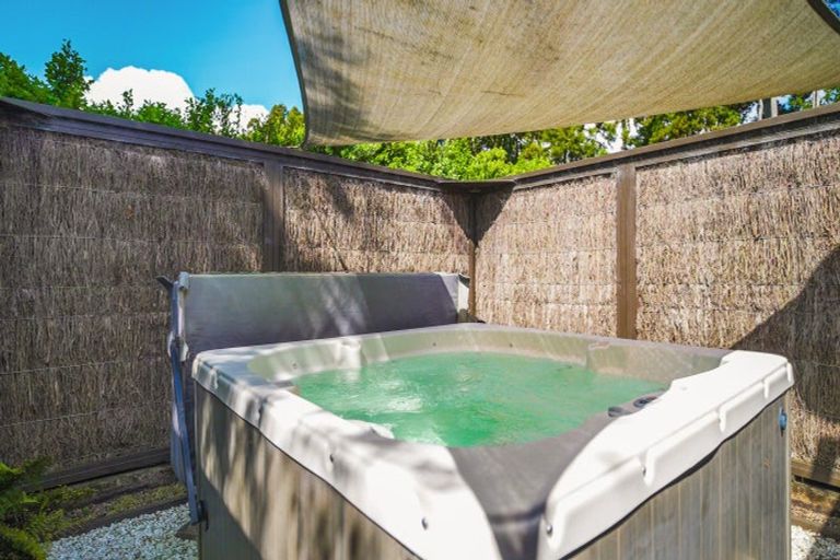 Photo of property in 121 Access Road, Kumeu, 0891