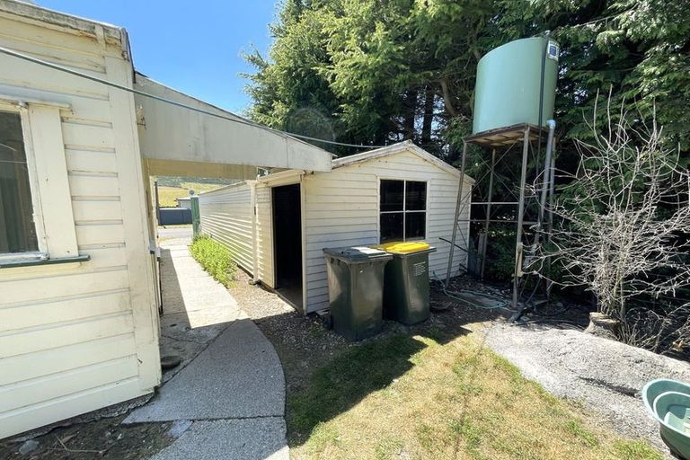 Photo of property in 11 Halsey Street, Clinton, 9534