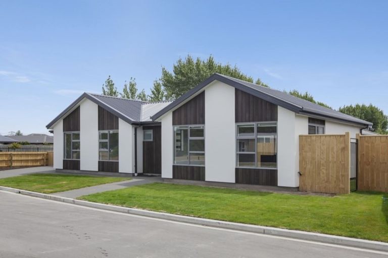 Photo of property in 10 Ciaran Close, Broomfield, Christchurch, 8042