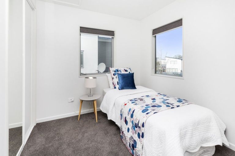 Photo of property in 22 Menin Gate Crescent, Broomfield, Christchurch, 8042