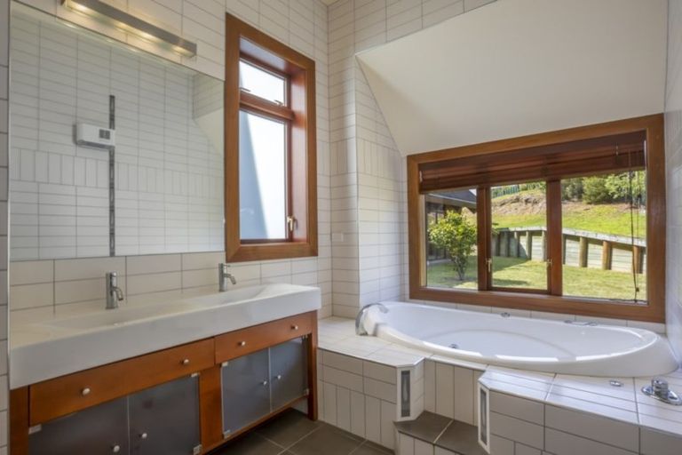 Photo of property in 132 Milne Drive, Paraparaumu, 5032