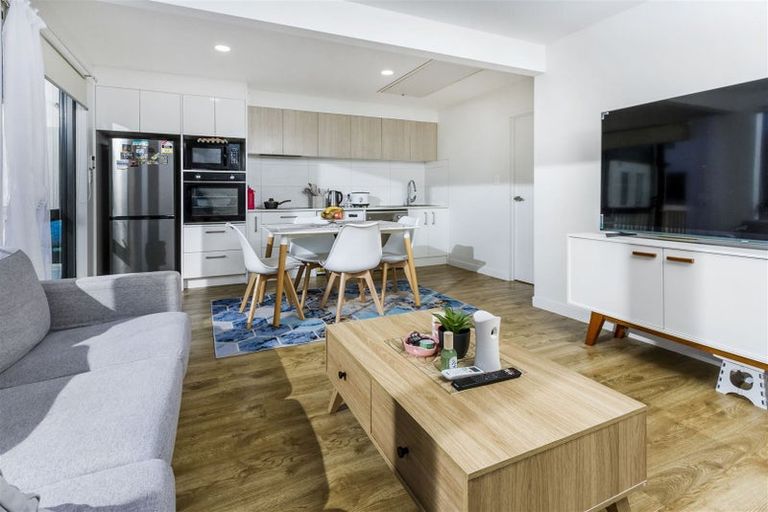 Photo of property in 122c Lancaster Road, Beach Haven, Auckland, 0626