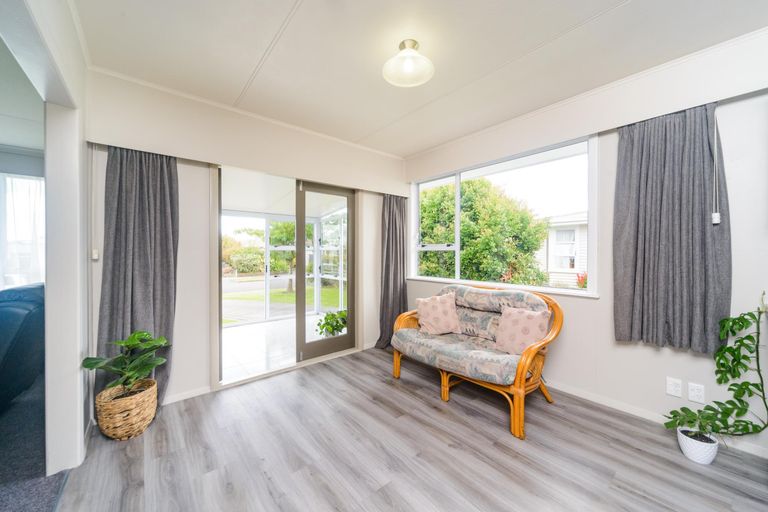 Photo of property in 44 Holdsworth Avenue, Milson, Palmerston North, 4414