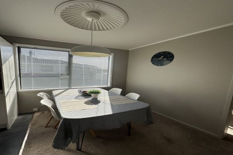 Photo of property in 10 Granville Drive, Massey, Auckland, 0614