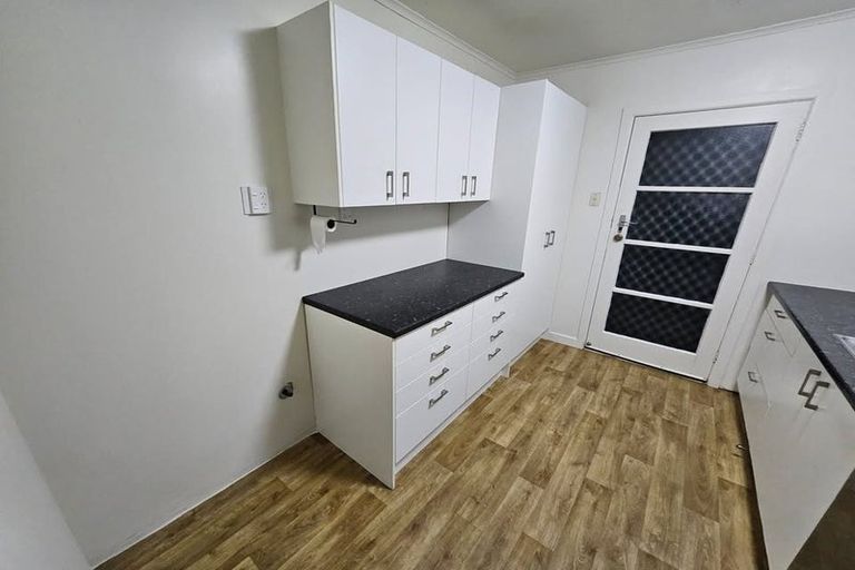 Photo of property in 16 Redwood Avenue, Tawa, Wellington, 5028