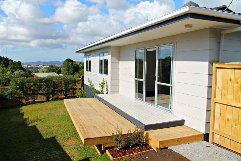 Photo of property in 8 Benchmark Drive, Massey, Auckland, 0614